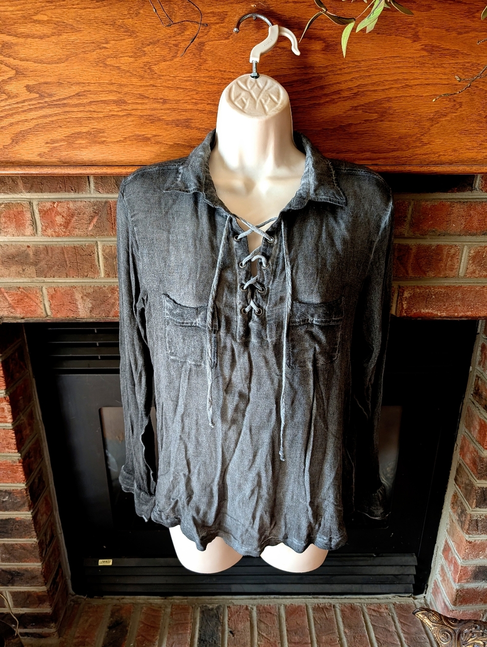 Rock & Republic Light Weight Women's Lace-Up Gray Blouse Size Large